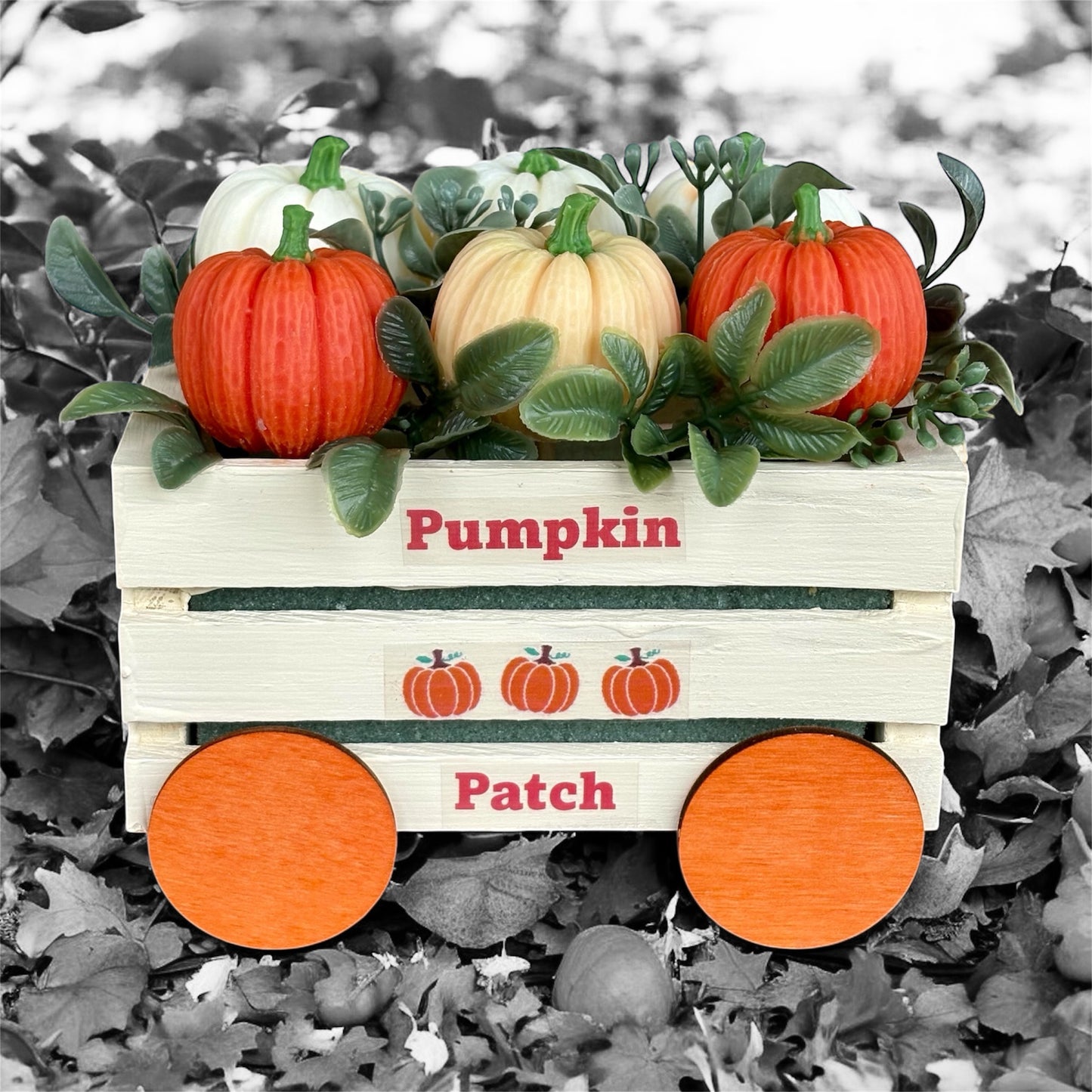 Pumpkin Patch Wax Melt Set – 6 Pumpkin-Shaped Scented Melts in Wooden Wagon