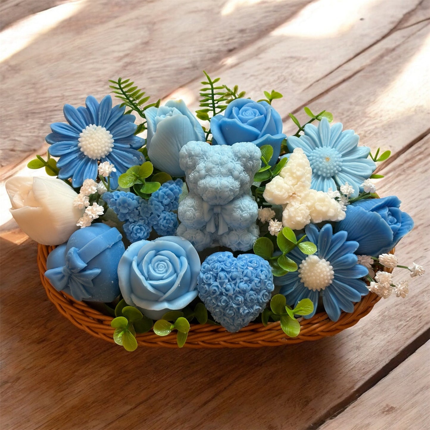 Bouquet Soy Wax Candles/Wax Melts In willow basket