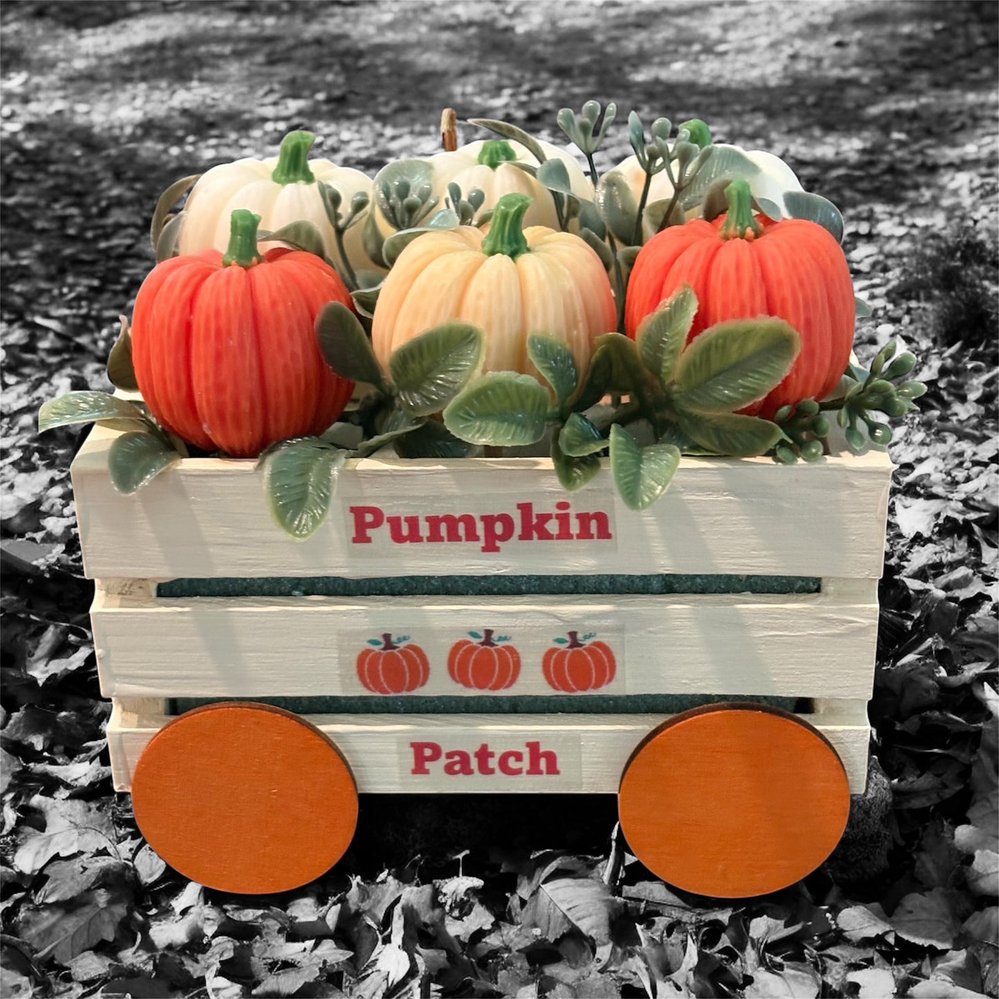 Pumpkin Patch Wax Melt Set – 6 Pumpkin-Shaped Scented Melts in Wooden Wagon
